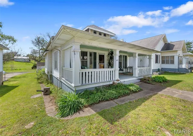 Homes for sale in Scott City, MO | 411 E Maple St, Scott City, MO 63780 | MLS# MIS26021625