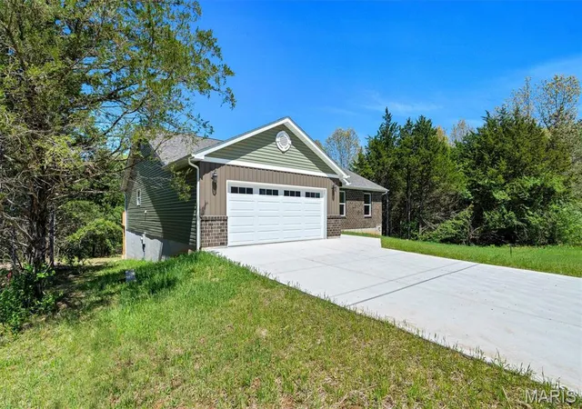 Homes for sale in De Soto, MO | 1645 Brandywine Dr, De Soto, MO 63020 | MLS# MIS26021637