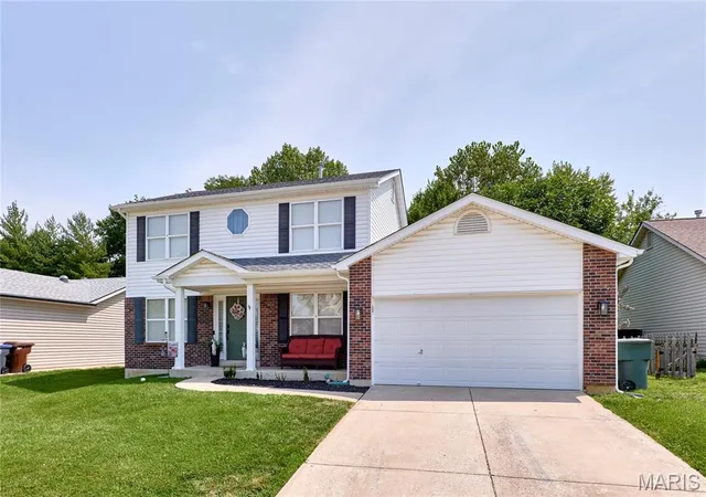 Photo 3 of Sale Pending at 1420 Brittany Cvs, Saint Charles, MO 63304 | MLS# MIS26021649 | Listing updated on 2026-09-04