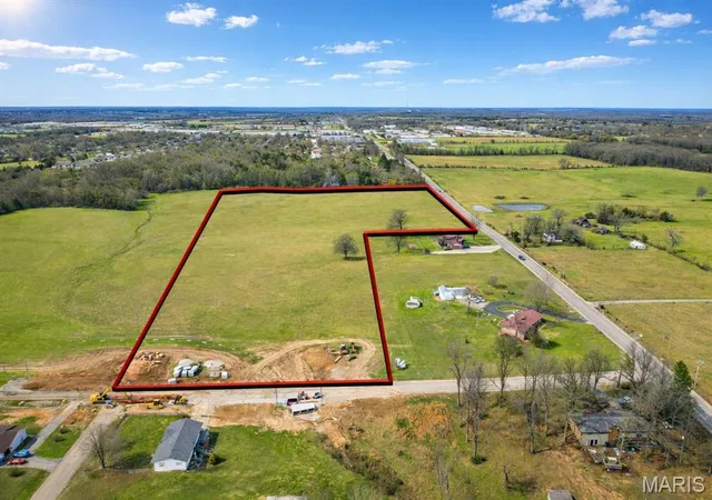 3rd image of 1801 Tower Rd, Lebanon, MO 65536 | MLS# MIS26021656