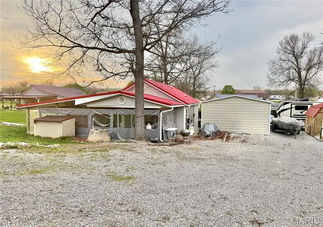 Homes for sale in Monroe City, MO | 43571 Blue Lagoon, Monroe City, MO 63456 | MLS# MIS26021688