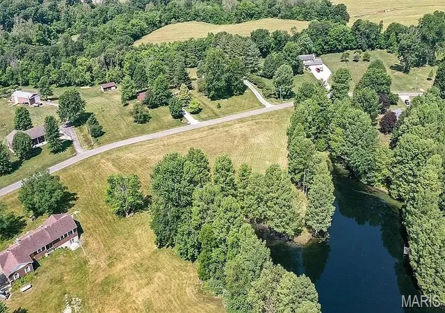 Photo 3 of Sale Pending at 0 Deer Run Dr, Alton, IL 62002 | MLS# MIS26021751 | Listing updated on 2026-08-08