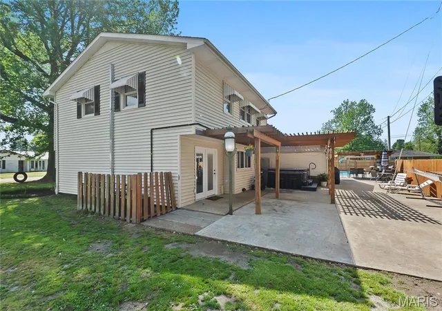 Homes for sale in New Madrid, MO | 130 Saint Mark Lane, New Madrid, MO 63869 | MLS# MIS26021754