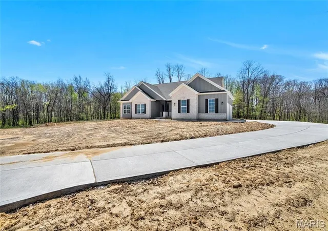 Photo 2 of Single family home for sale at 300 Schaper Estates Xing, Foristell, MO 63348 | MLS# MIS26021777 | Listing updated on 2026-09-14