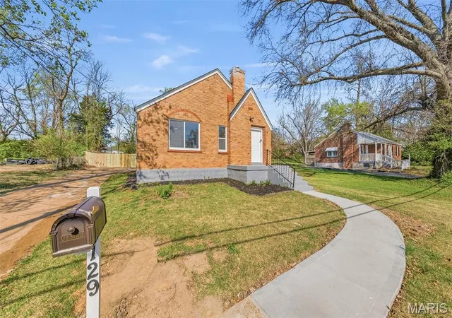 Homes for sale in Ferguson, MO | 129 N Dade Ave, Ferguson, MO 63135 | MLS# MIS26021887