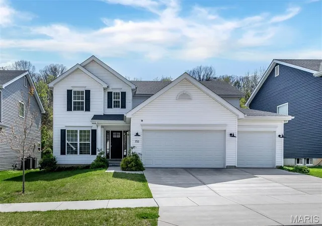 Homes for sale in Fenton, MO | 732 Fox Creek Dr, Fenton, MO 63026 | MLS# MIS26021995
