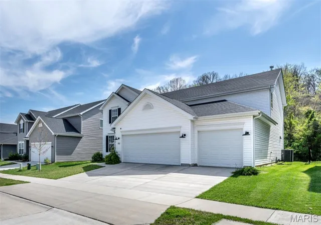 Homes for sale in Fenton, MO | 732 Fox Creek Dr, Fenton, MO 63026 | MLS# MIS26021995