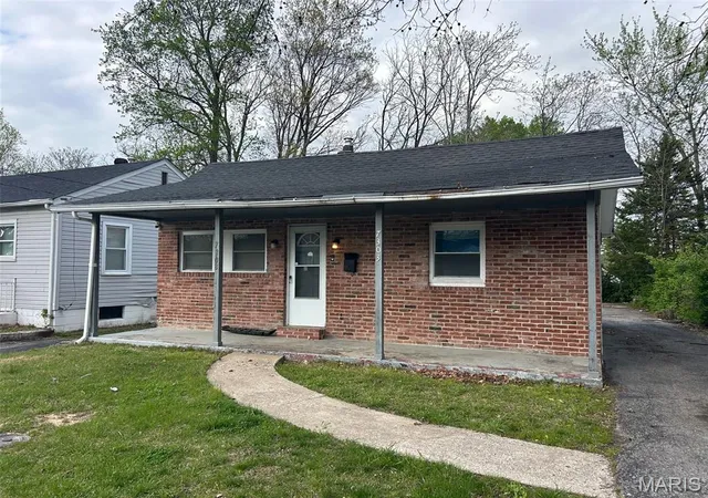 Homes for sale in Jennings, MO | 7303 Harney Ave, Jennings, MO 63136 | MLS# MIS26022079