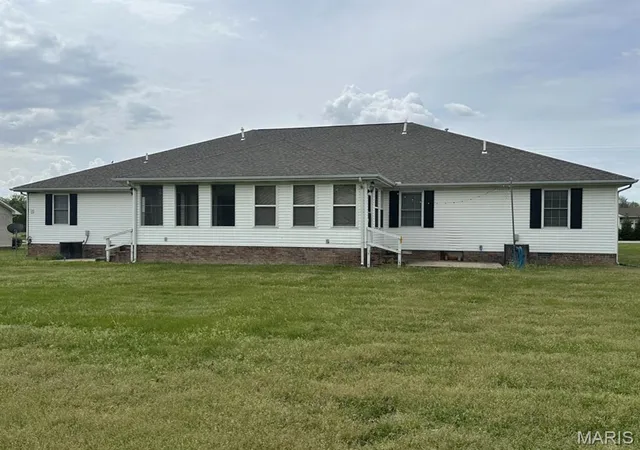 Homes for sale in Dexter, MO | 1110 State Hwy Ad, Dexter, MO 63841