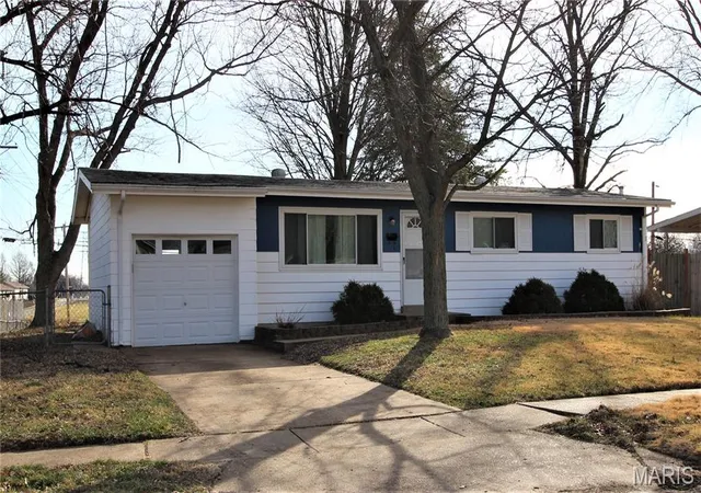 Photo 1 of Single family home for sale at 1600 Chickadee Ln, Florissant, MO 63031 | MLS# MIS26022144 | Listing updated on 2026-08-12
