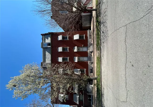 2nd image of 2842 44 Iowa Ave, St Louis, MO 63118 | MLS# MIS26022172