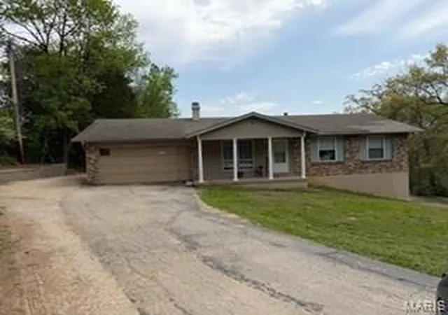Photo 1 of Single family home for sale at 3524 Scenic Circle Dr, St Louis, MO 63129 | MLS# MIS26022235 | Listing updated on 2026-09-29