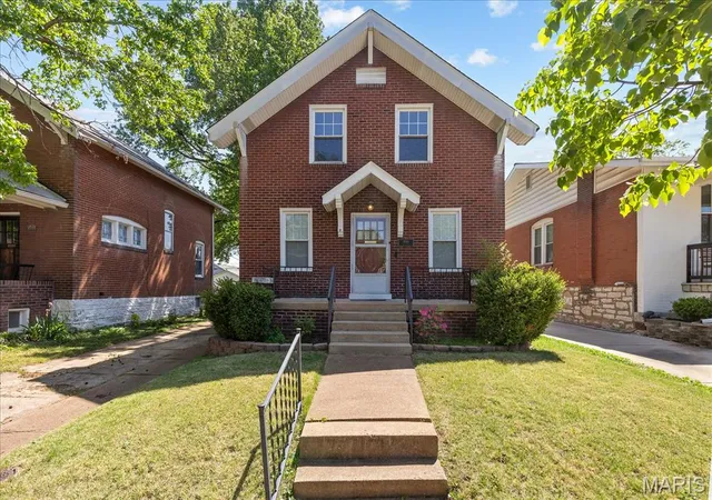 Homes for sale in Saint Louis, MO | 4948 Neosho St, Saint Louis, MO 63109 | MLS# MIS26022257