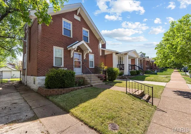 Homes for sale in Saint Louis, MO | 4948 Neosho St, Saint Louis, MO 63109 | MLS# MIS26022257