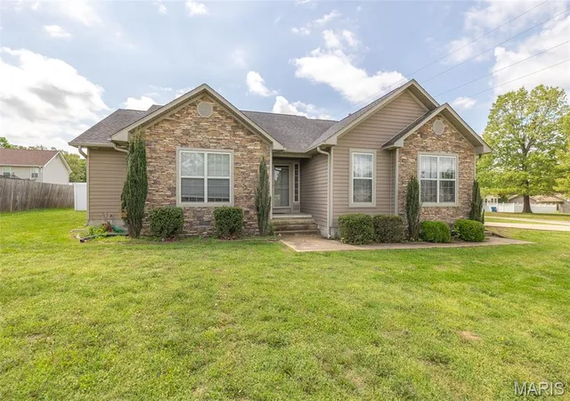 1st image of 2013 Tumbleweed Trl, Poplar Bluff, MO 63901 | MLS# MIS26022263