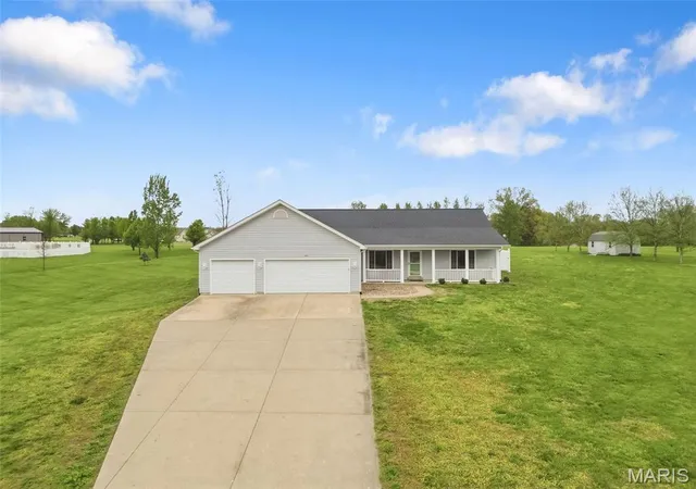 Homes for sale in Foley, MO | 211 High Ridge Valley Ct, Foley, MO 63347 | MLS# MIS26022273