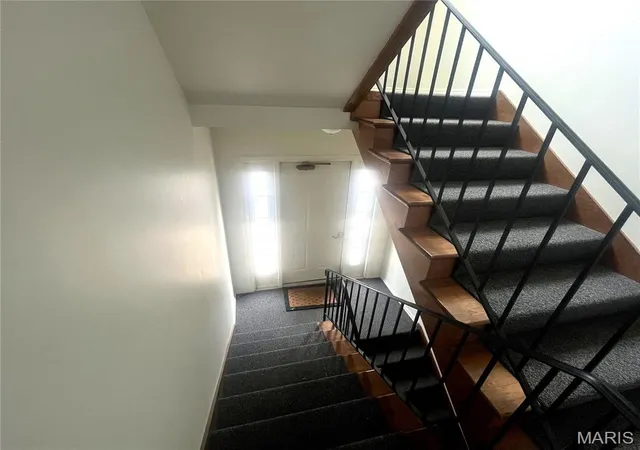 2nd image of 1111 Pocono Trl, Ballwin, MO 63021
