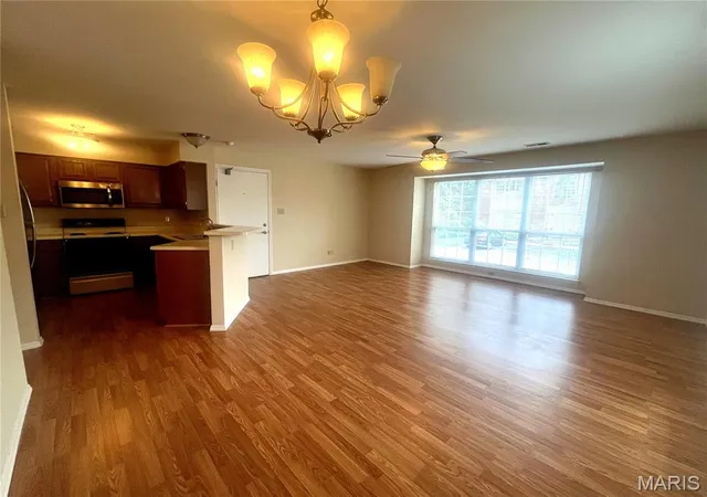 4th image of 1111 Pocono Trl, Ballwin, MO 63021