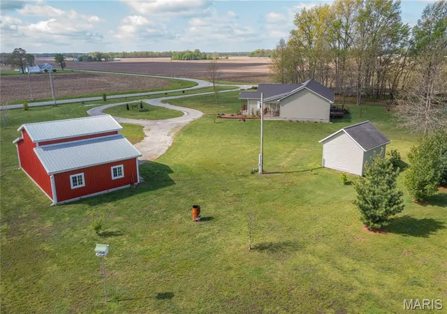 3rd image of 1543 N 1525 St, Brownstown, IL 62418 | MLS# MIS26022328