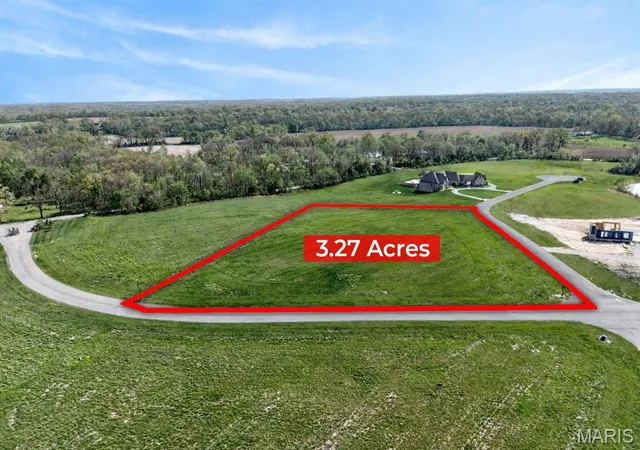 3rd image of 507 Castle Rock Bend Dr, St Peters, MO 63366 | MLS# MIS26022364