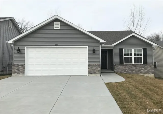 Photo 2 of Single family home for sale at 1649 Flagstaff Dr, Festus, MO 63028 | MLS# MIS26022415 | Listing updated on 2026-09-20