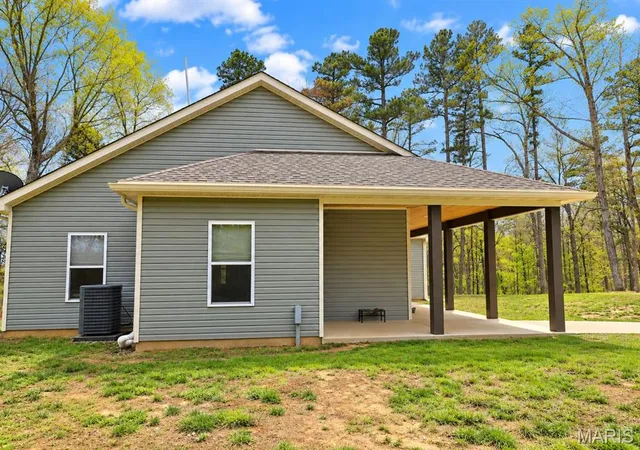 Photo 3 of Single family home for sale at 10562 Scarlet Ridge Dr, Potosi, MO 63664 | MLS# MIS26022438 | Listing updated on 2026-10-08