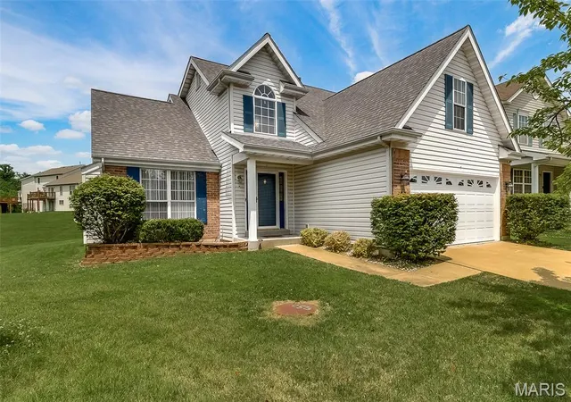 1st image of 4647 Robbins Grove Dr, Florissant, MO 63034 | MLS# MIS26022467