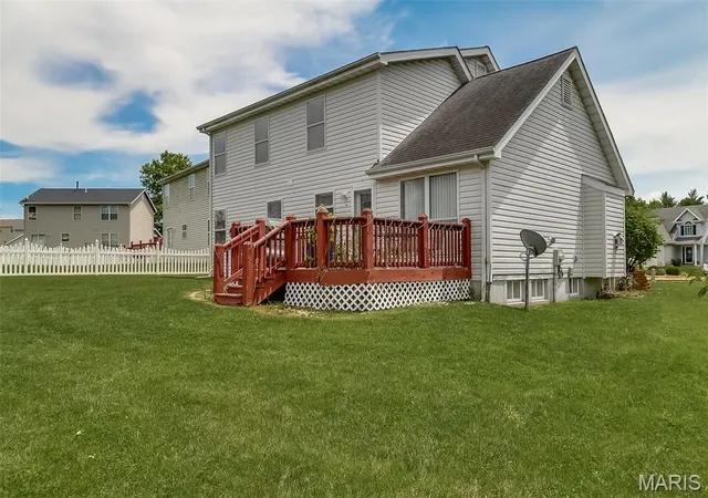 2nd image of 4647 Robbins Grove Dr, Florissant, MO 63034 | MLS# MIS26022467