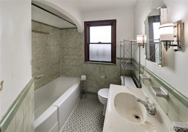 14th image of 4401 Charlie Dooley Dr, Saint Louis, MO 63121 | MLS# MIS26022490