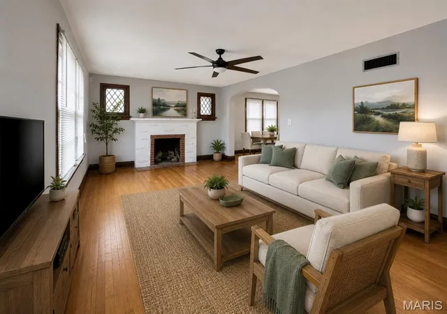 4th image of 4401 Charlie Dooley Dr, Saint Louis, MO 63121 | MLS# MIS26022490