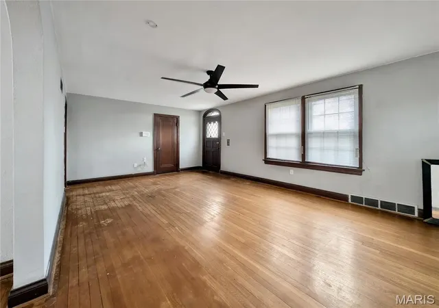 5th image of 4401 Charlie Dooley Dr, Saint Louis, MO 63121 | MLS# MIS26022490