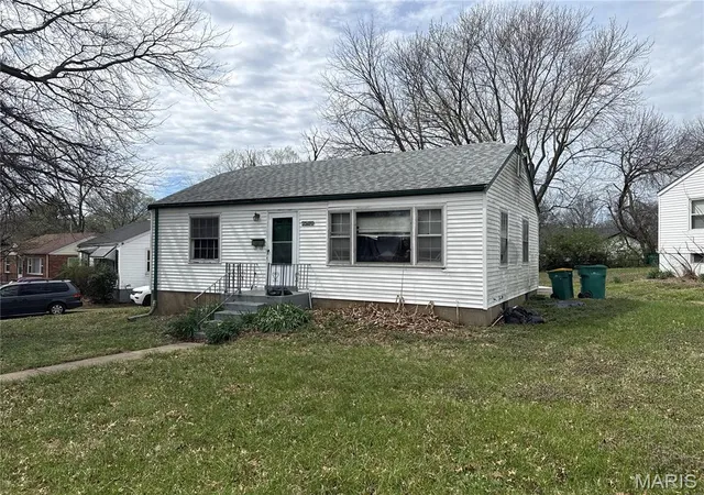 Homes for sale in Hanley Hills, MO | 7500 Haywood Dr, Hanley Hills, MO 63133 | MLS# MIS26022506