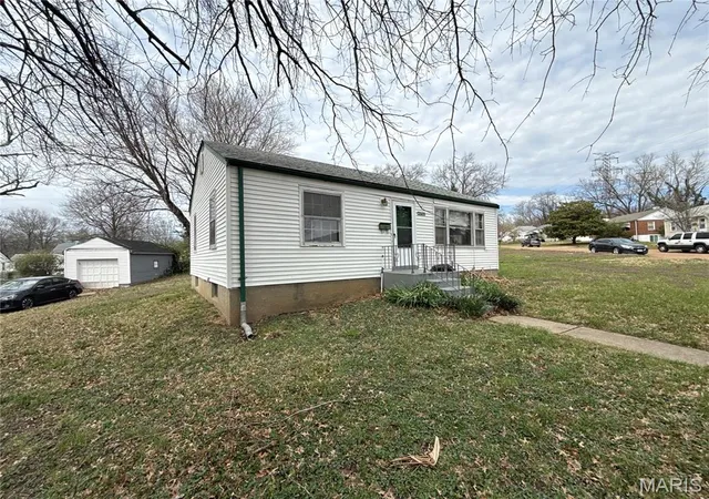 Homes for sale in Hanley Hills, MO | 7500 Haywood Dr, Hanley Hills, MO 63133 | MLS# MIS26022506