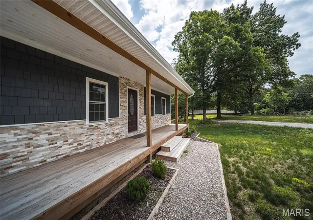 Photo 3 of Single family home for sale at 16719 Holland Dr, Saint Robert, MO 65584 | MLS# MIS26022508 | Listing updated on 2026-06-09