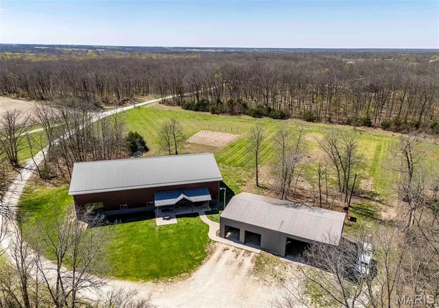 Photo 4 of Single Family Residence at 5596 Shelby 336, Shelbina, MO 63468 | MLS# MIS26022515 | | Sold on 2026-06-09