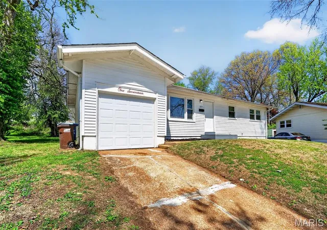 image of 117 Bayview Dr, Saint Louis, MO 63135 | MLS# MIS26022540