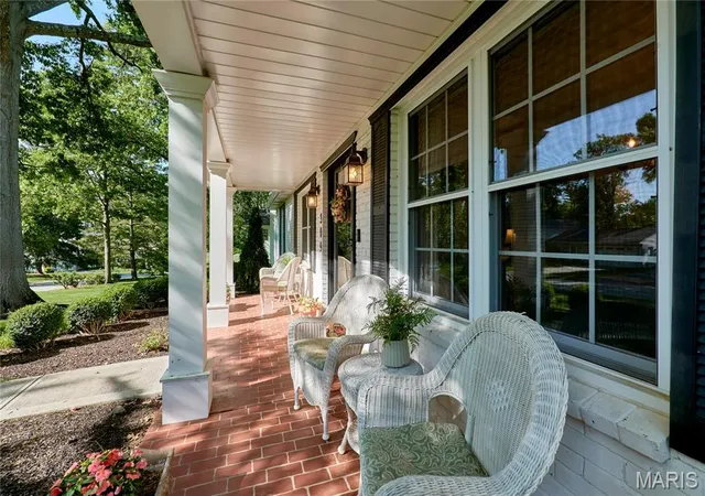 Homes for sale in Ballwin, MO | 309 Providence Rd, Ballwin, MO 63011 | MLS# MIS26022558