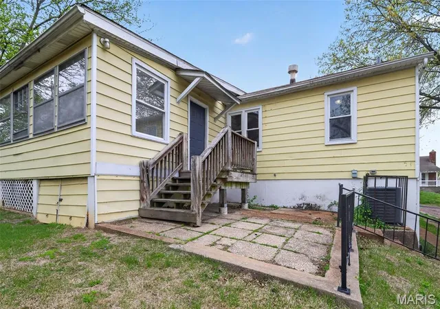 image of 311 Superior Dr, Saint Louis, MO 63135 | MLS# MIS26022574