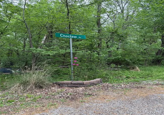 Homes for sale in Carbondale, IL | 11 Choctaw Dr, Carbondale, IL 62901 | MLS# MIS26022599