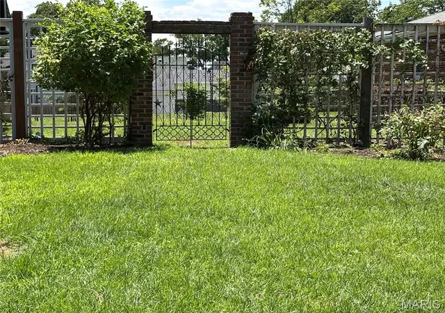 Photo 4 of Single family home for sale at 6413-6415 Bradley Ave, Saint Louis, MO 63139 | MLS# MIS26022623 | Listing updated on 2026-09-05