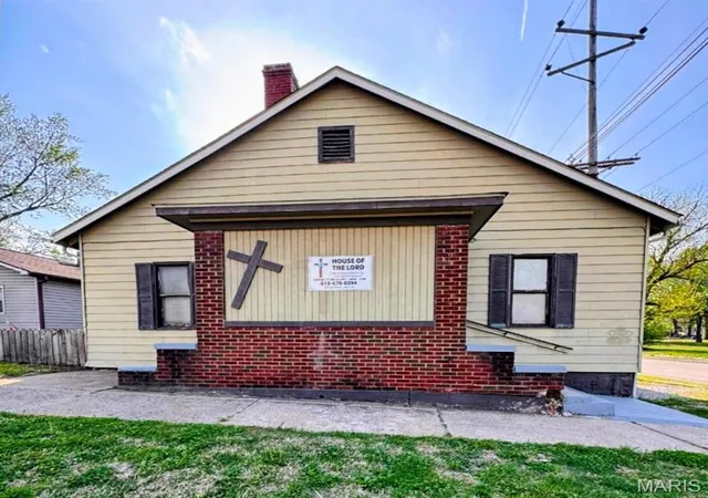 Photo 1 of Single family home for sale at 2137 Bryan Ave, Granite City, IL 62040 | MLS# MIS26022702 | Listing updated on 2026-09-20