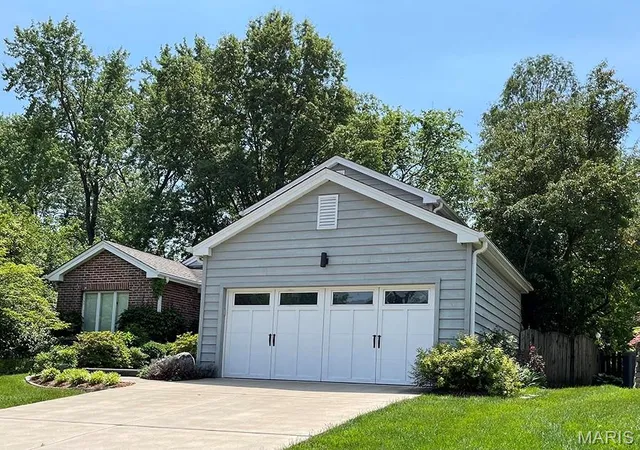 2nd image of 9844 Oak Haven Ave, Saint Louis, MO 63119 | MLS# MIS26022733