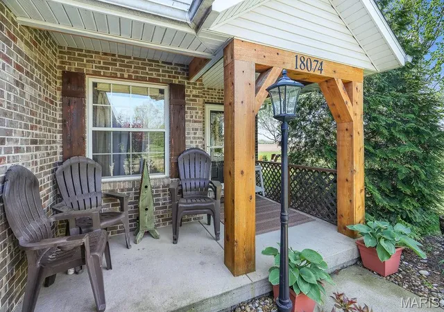 Photo 3 of House for sale at 18074 W Oxford Rd, Staunton, IL 62088 | MLS# MIS26022740 | Listing updated on 2026-09-02