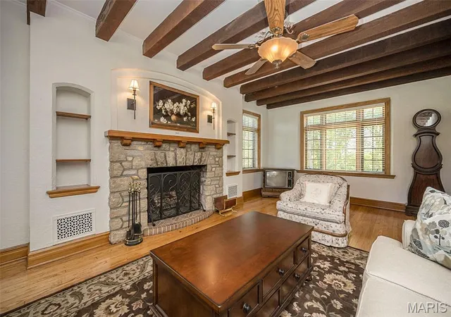 Photo 3 of Sale Pending at 735 River Hills Dr, Fenton, MO 63026 | MLS# MIS26022772 | Listing updated on 2026-09-08