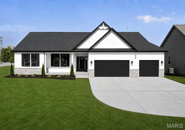 Photo 1 of Single family home for sale at 126 Royal Troon Dr, O Fallon, MO 63368 | MLS# MIS26022775 | Listing updated on 2026-10-05