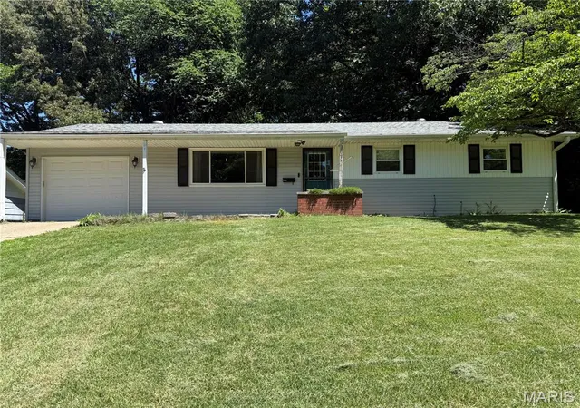 Homes for sale in Cape Girardeau, MO | 508 Green Acres St, Cape Girardeau, MO 63701 | MLS# MIS26022781