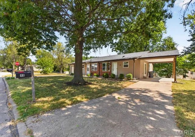 Photo 2 of Single family home for sale at 48 Laura Dr, Saint Peters, MO 63376 | MLS# MIS26022785 | Listing updated on 2026-09-17