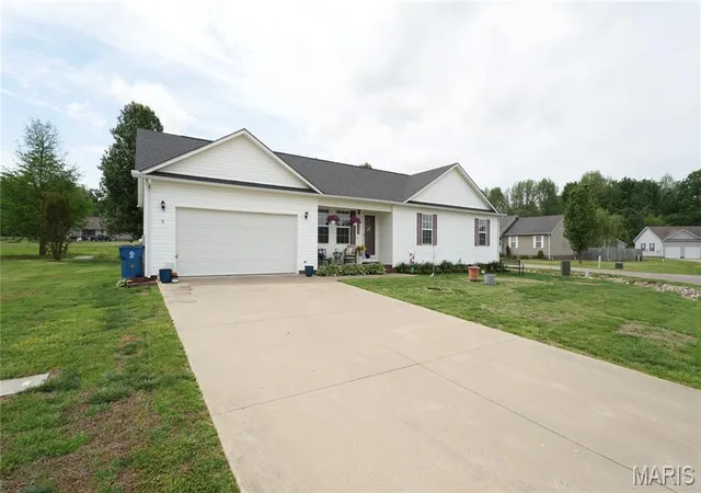 Homes for sale in Dexter, MO | 12109 Hidden Meadow Ln, Dexter, MO 63841 | MLS# MIS26022787
