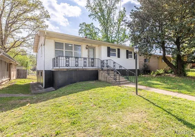 Homes for sale in Poplar Bluff, MO | 1418 Woodland Dr, Poplar Bluff, MO 63901 | MLS# MIS26022808