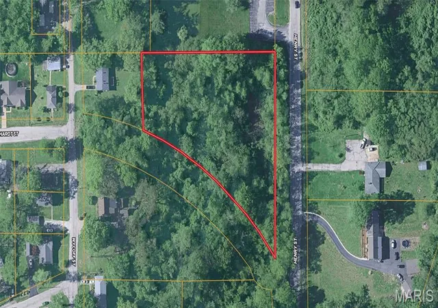 7th image of 2200 Henry St, Alton, IL 62002 | MLS# MIS26022820